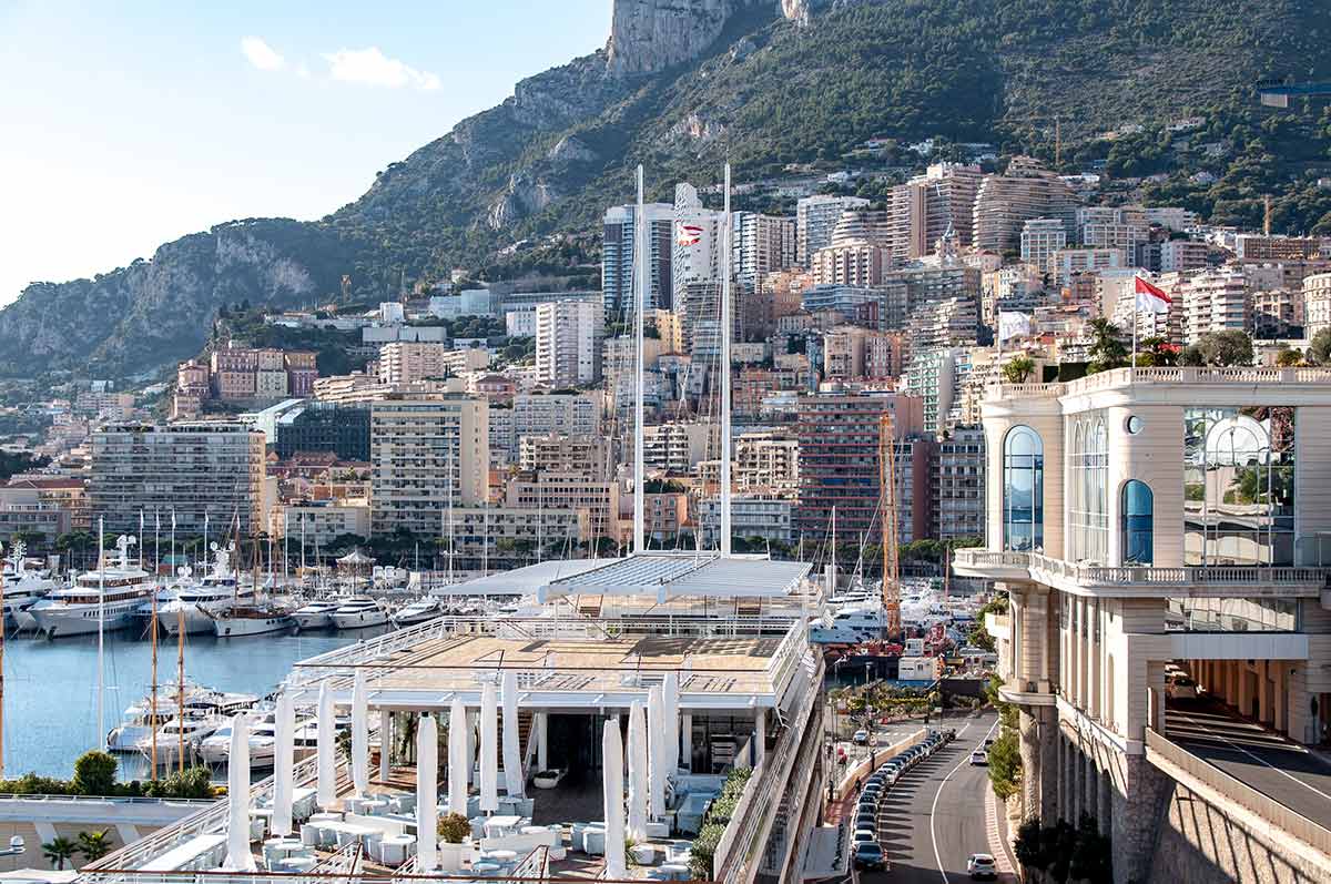 Im Bild ist Monaco ganz in der Nähe von Ligurien zu sehen.