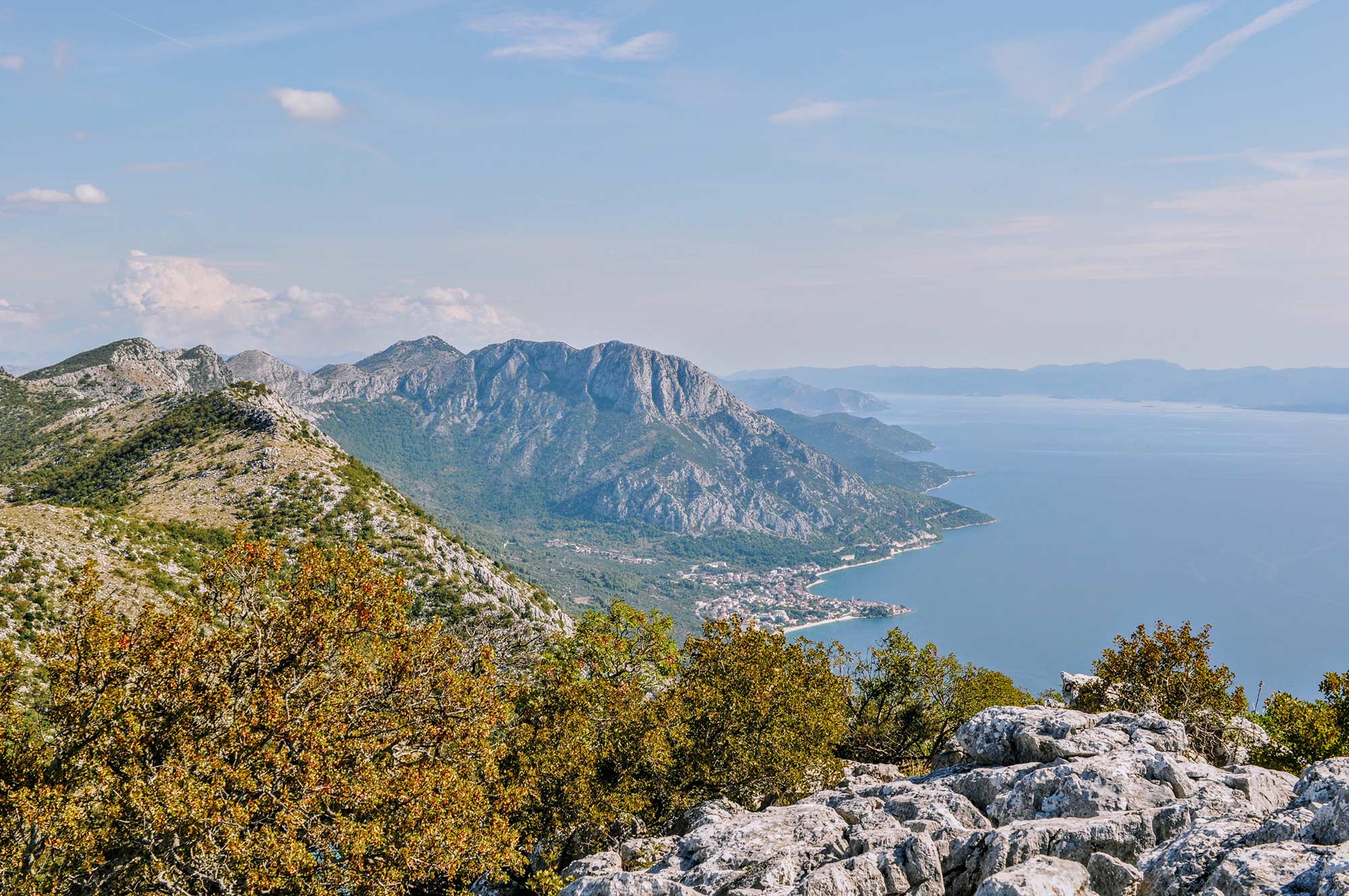 Das Bild zeigt die Aussicht vom Viter über die Makarska Riviera